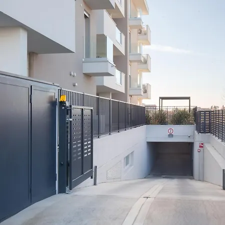 Perla Garda With Pool Пескьера-дель-Гарда