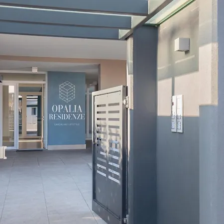 Perla Garda With Pool Пескьера-дель-Гарда