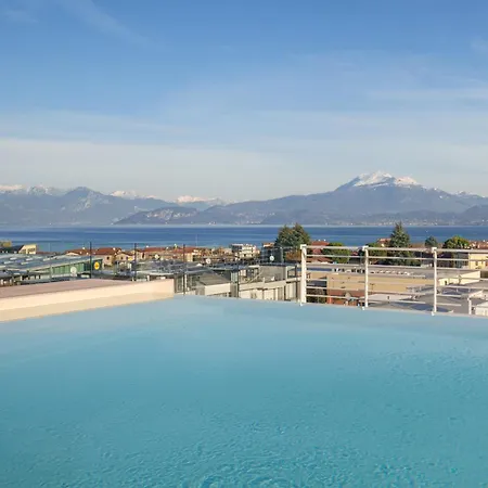 Perla Garda With Pool * Пескьера-дель-Гарда