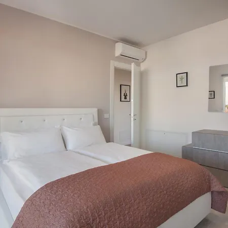 Apartment Perla Garda With Pool *