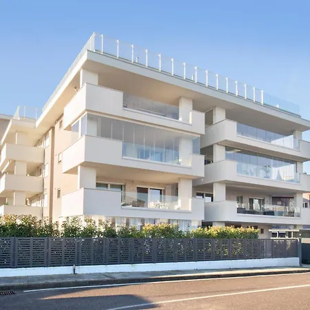 Appartement Perla Garda With Pool Peschiera del Garda