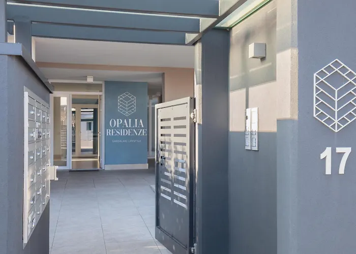 Perla Garda With Pool Пескьера-дель-Гарда