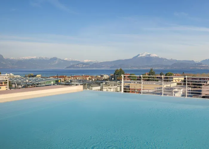 Perla Garda With Pool * Пескьера-дель-Гарда