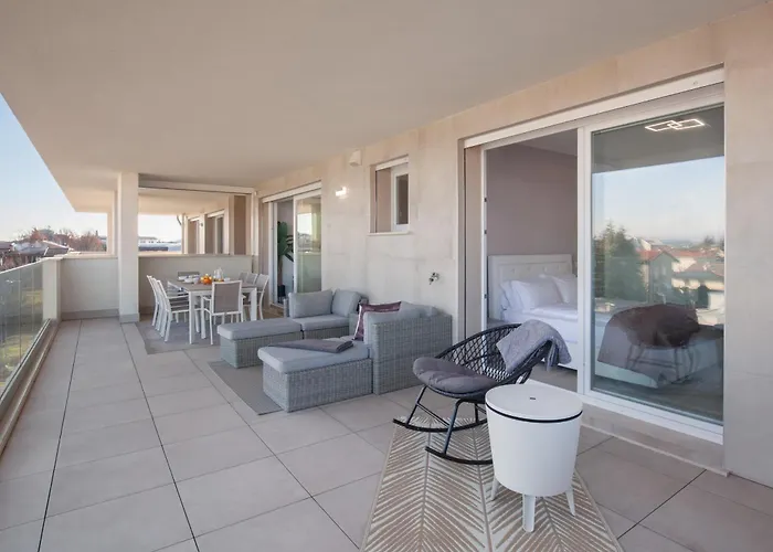 Perla Garda With Pool Пескьера-дель-Гарда