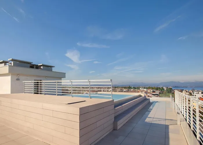 Апартаменты Perla Garda With Pool *