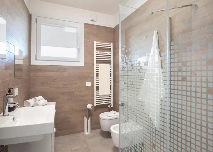 Perla Garda With Pool Апартаменты Пескьера-дель-Гарда