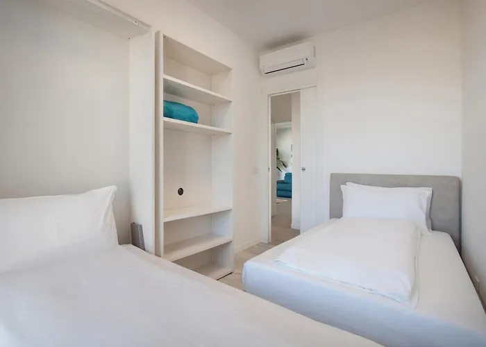 Perla Garda With Pool * Пескьера-дель-Гарда