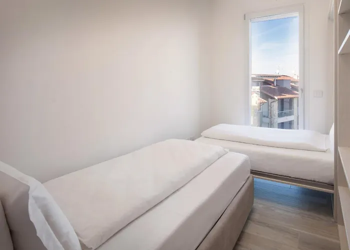 Perla Garda With Pool Апартаменты