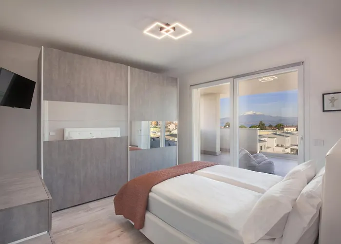 Perla Garda With Pool *